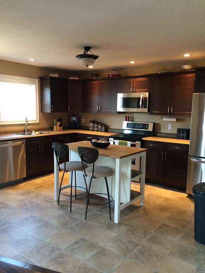 West River St- Ensuite rental's room