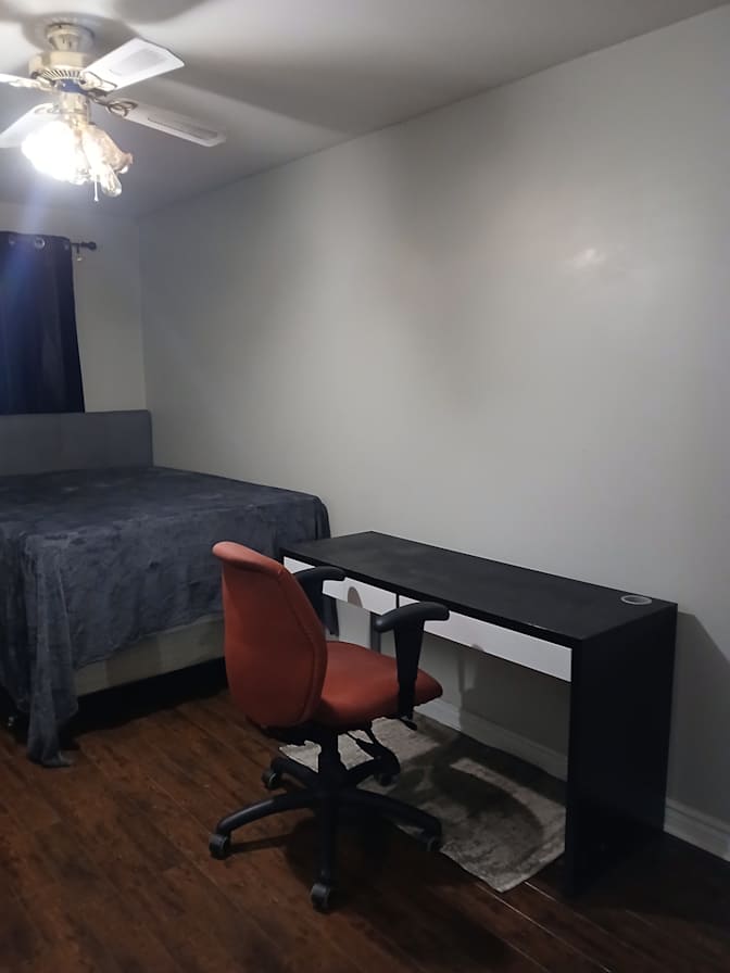 Shevon thomad's room