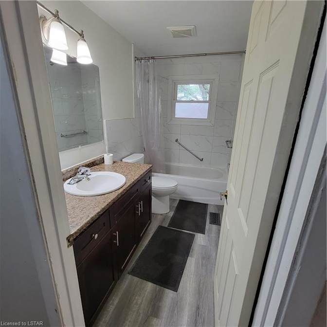 Harshil Thakkar's room