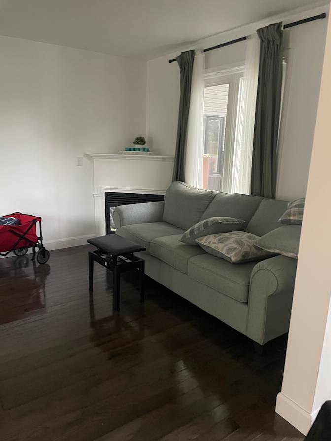 Khanh Hoa Hoa Nguyen's room