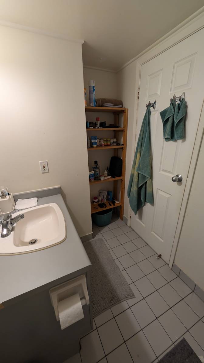 Alejandro Leal's room