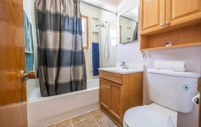 Maureen and Darlene's room