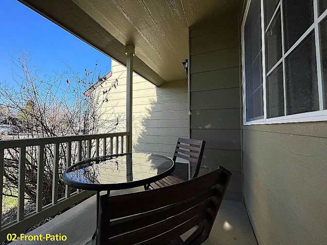 Private room to rent in share house Longmont, Color...