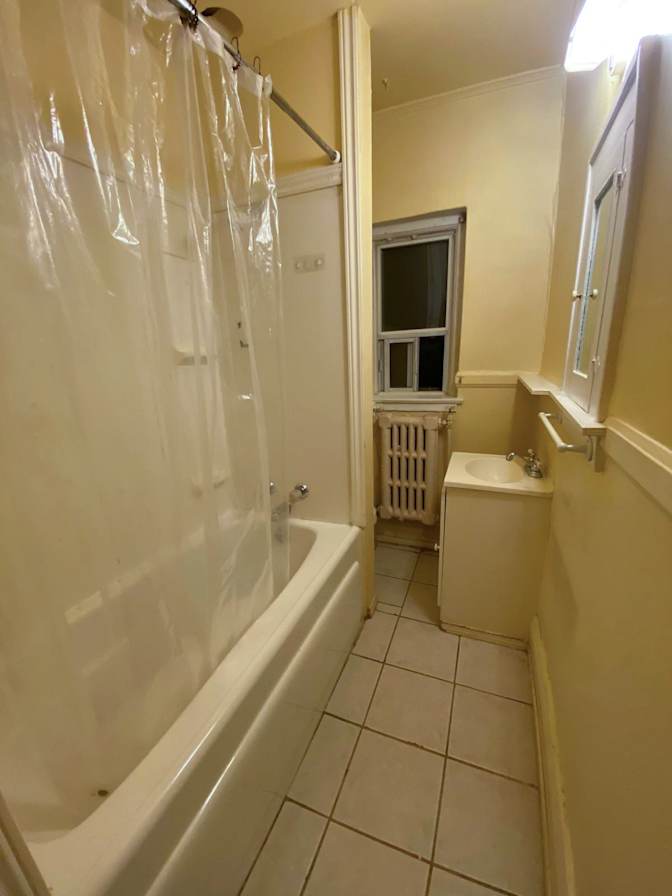 Renato Tomatis Pozzuoli's room