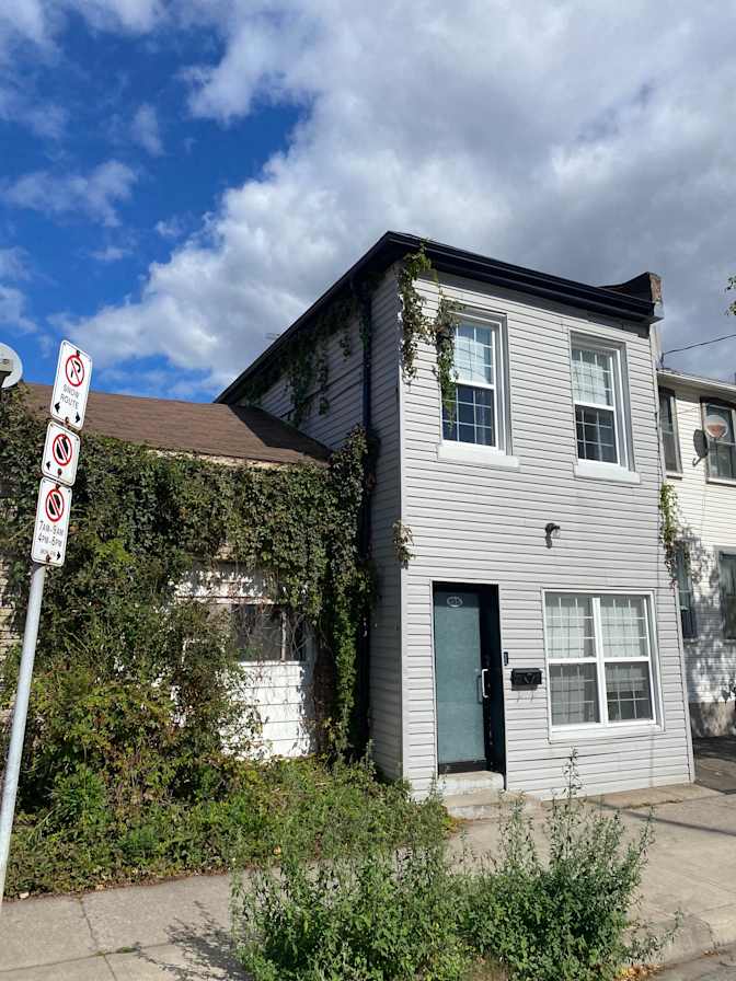 Kingsley (Project Manager)'s room