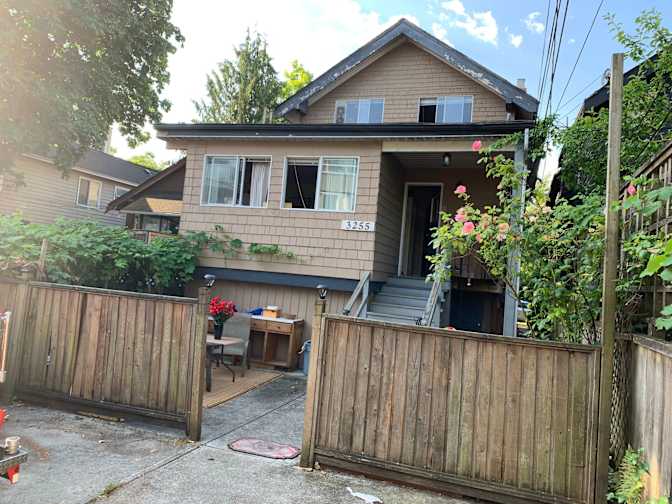 Photo of Vivian's room