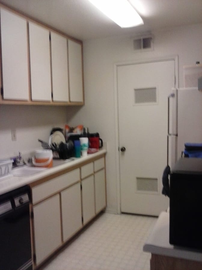 Photo of SHARE LARGE 2BED-2BATH ANAHEIM APARTMENT's room