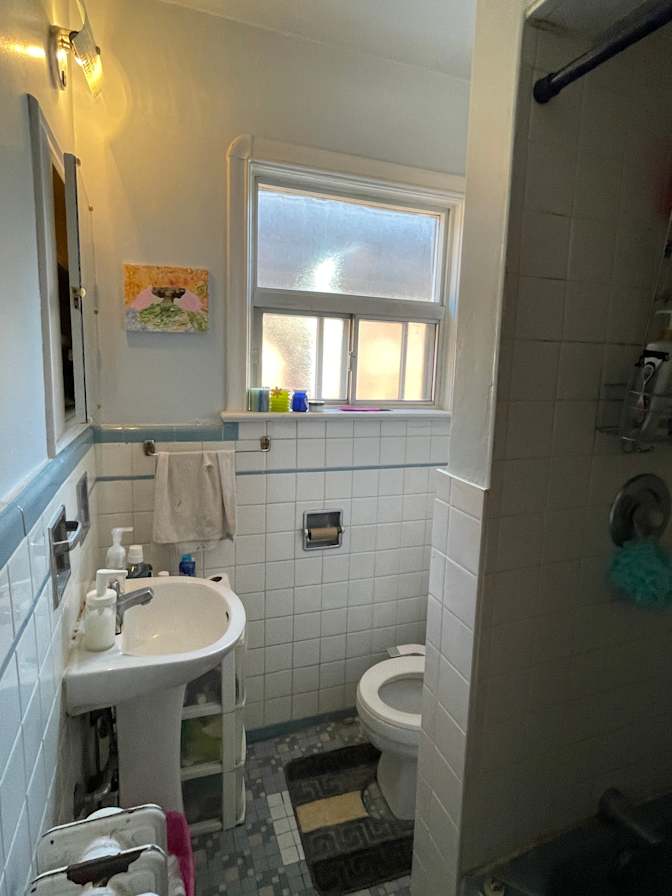 Barton Avenue's room