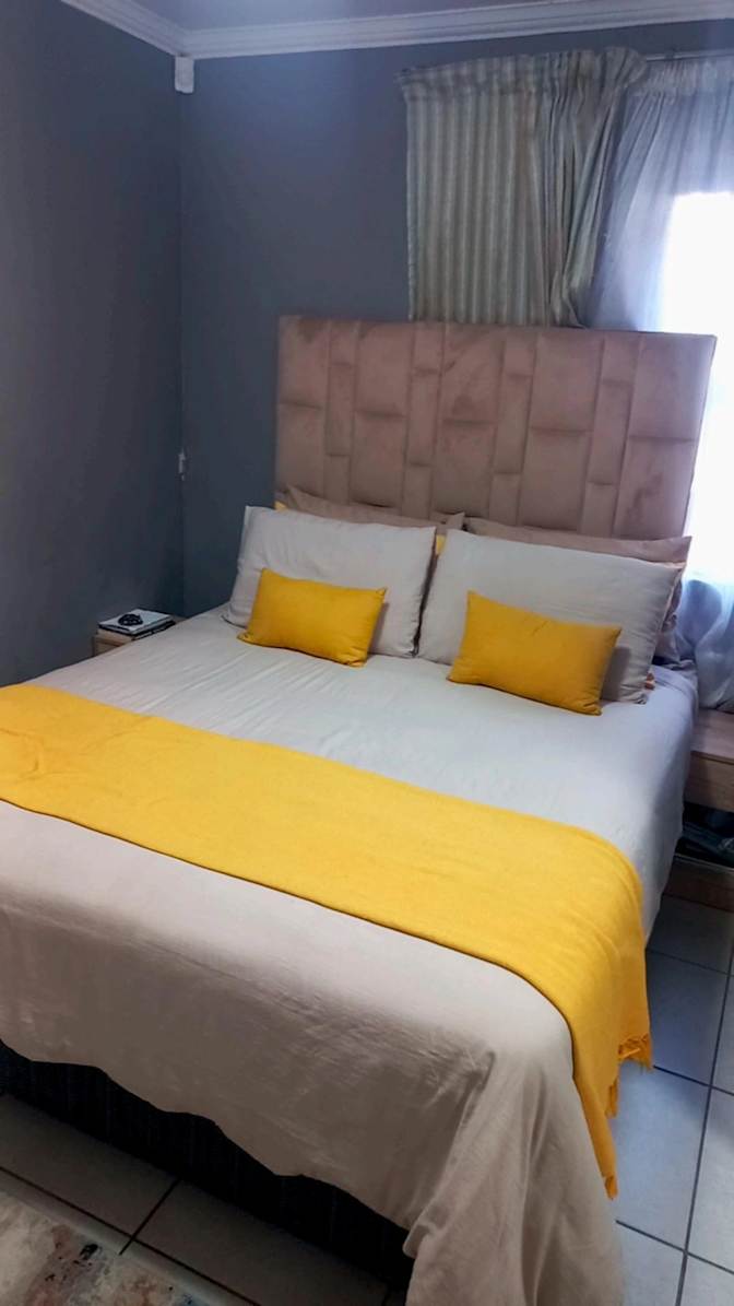 Photo of Baxolise Sigila's room