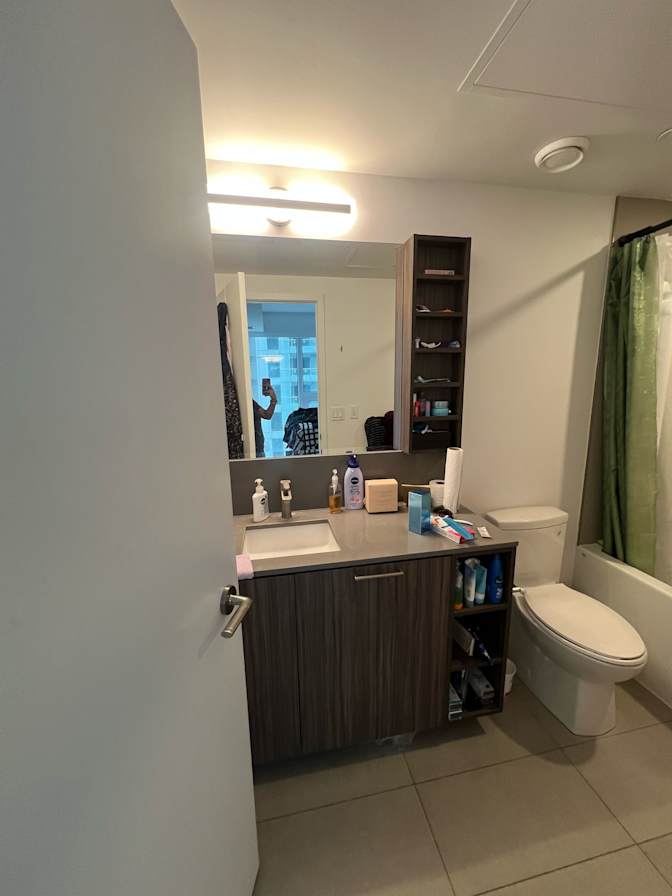 Photo of Mina Vekaria's room