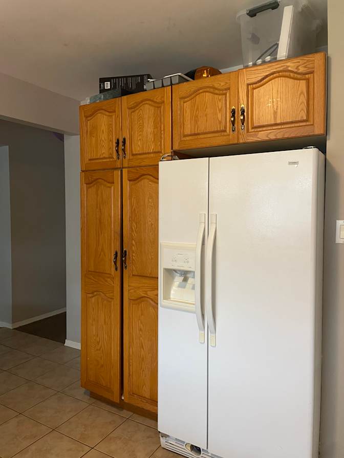 SUBLET LOOKING's room