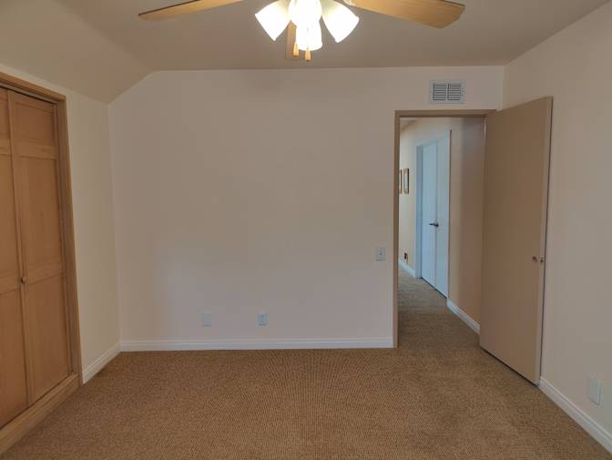 Private room to rent in share house Mission Viejo,...