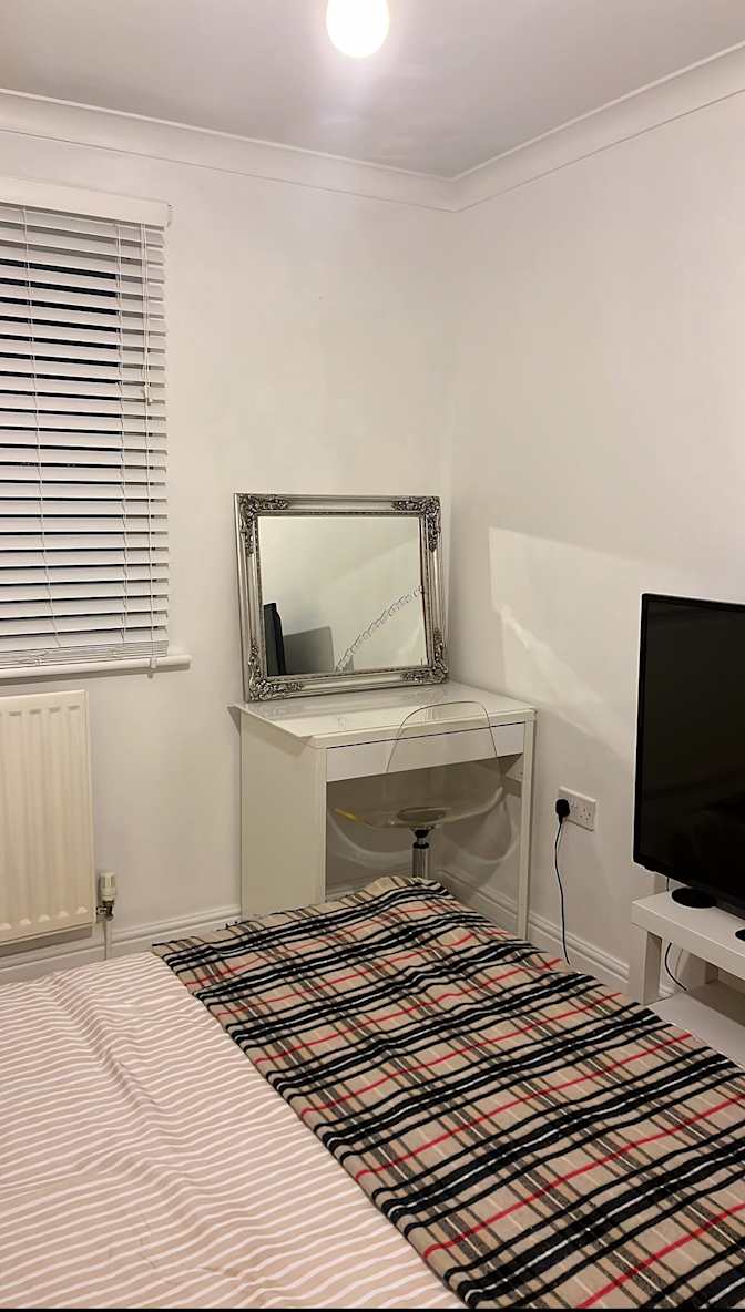 Photo of Esra Hughes's room