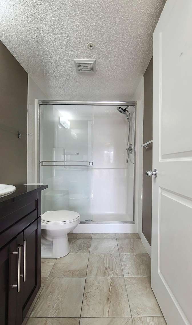 Quynh Huong Le's room