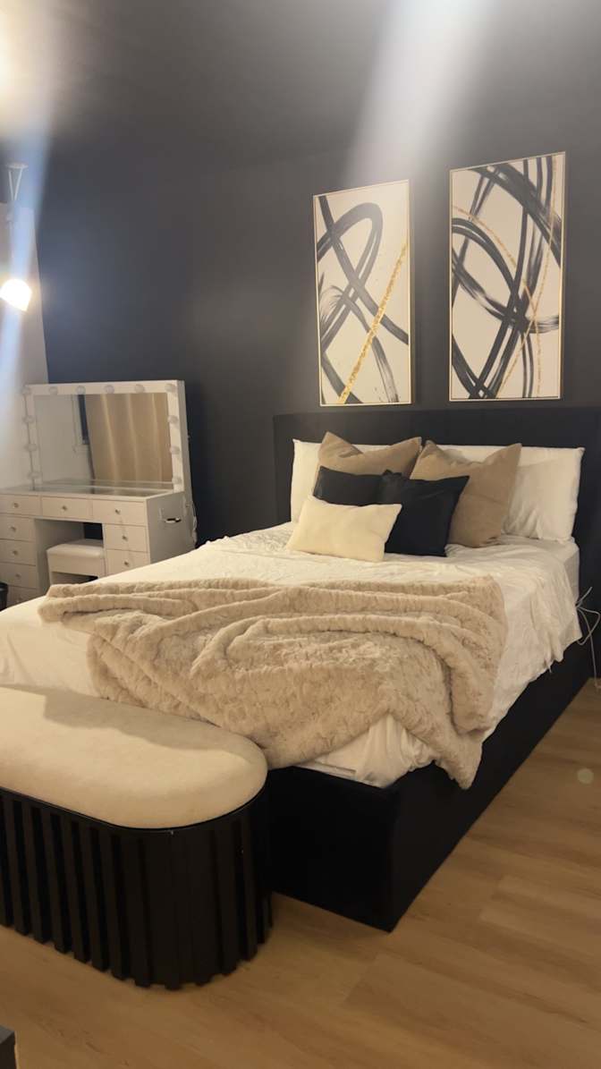 Marilyn Delbello's room