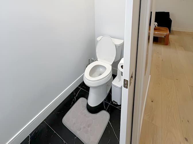 Photo of Shahram's room