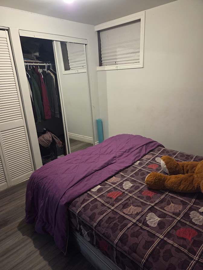 Amandeep Jakhu's room