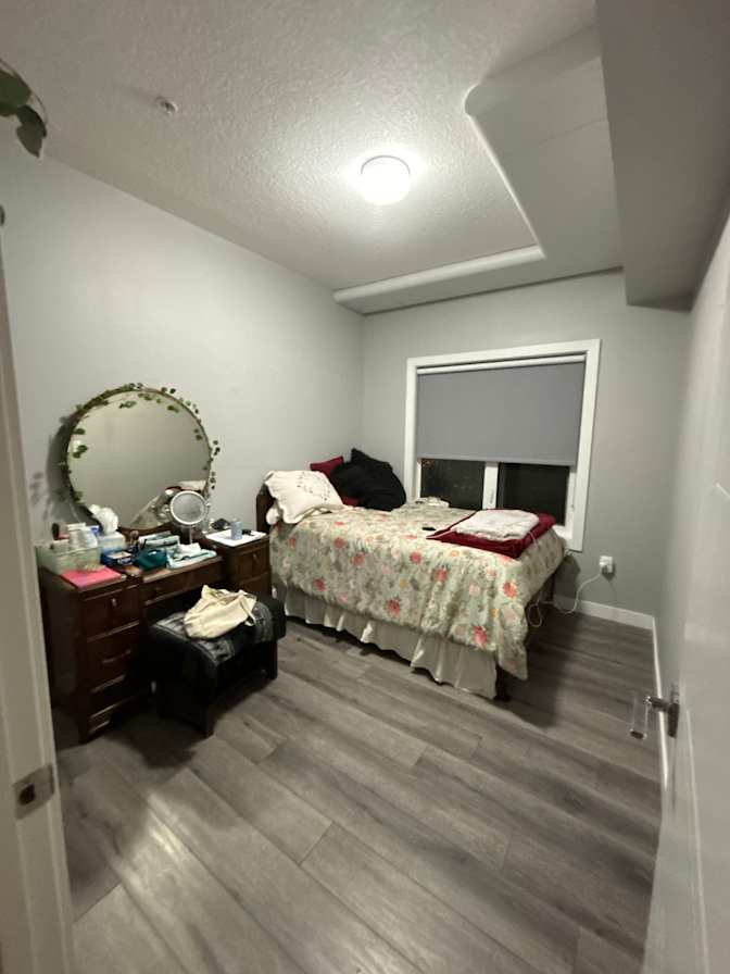 Nina (Tiana)'s room