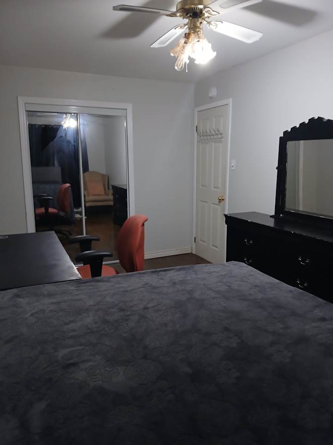 Shevon thomad's room