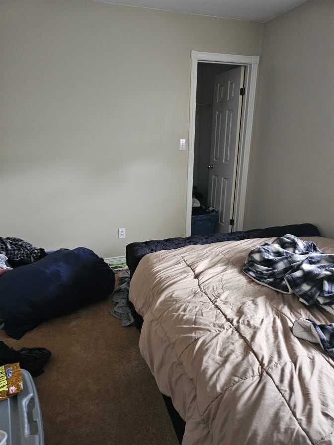 IVY-ROSE KENNEDY's room