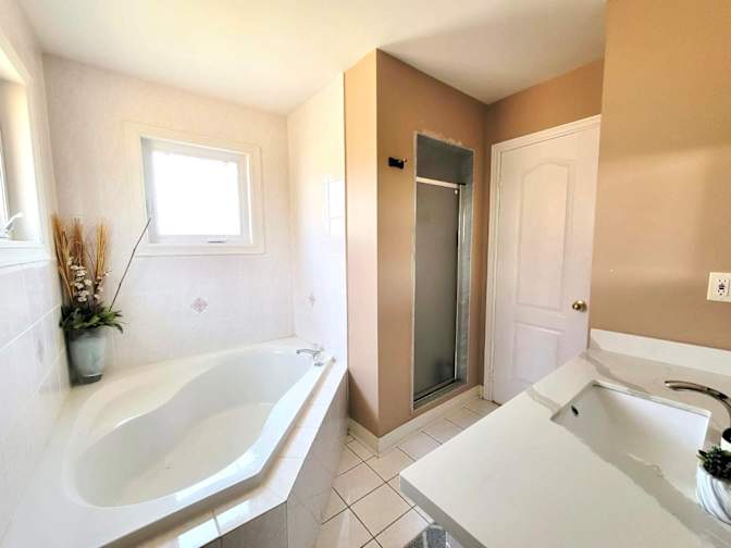 Ling Xiao Chen's room