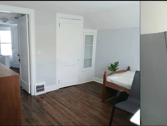 Photo of Jules's room
