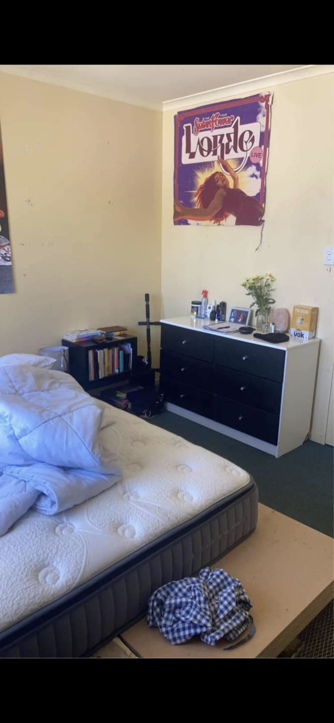 Photo of Lou's room