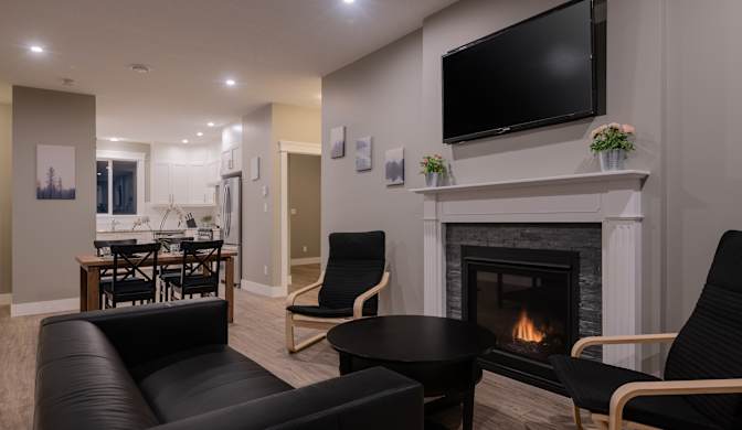 Student Housing by Sun Porch Homes Ltd.'s room