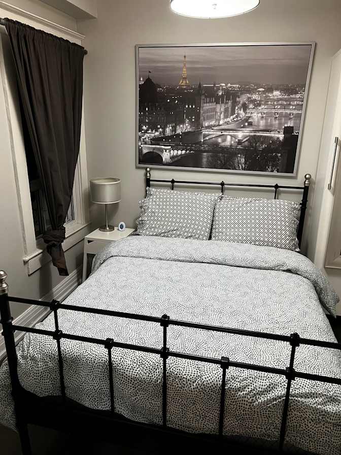 Nick Sarkovski's room