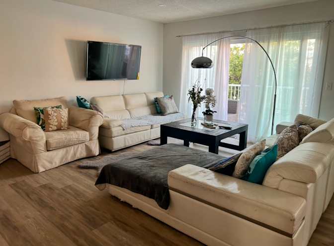 Katy Saunders's room