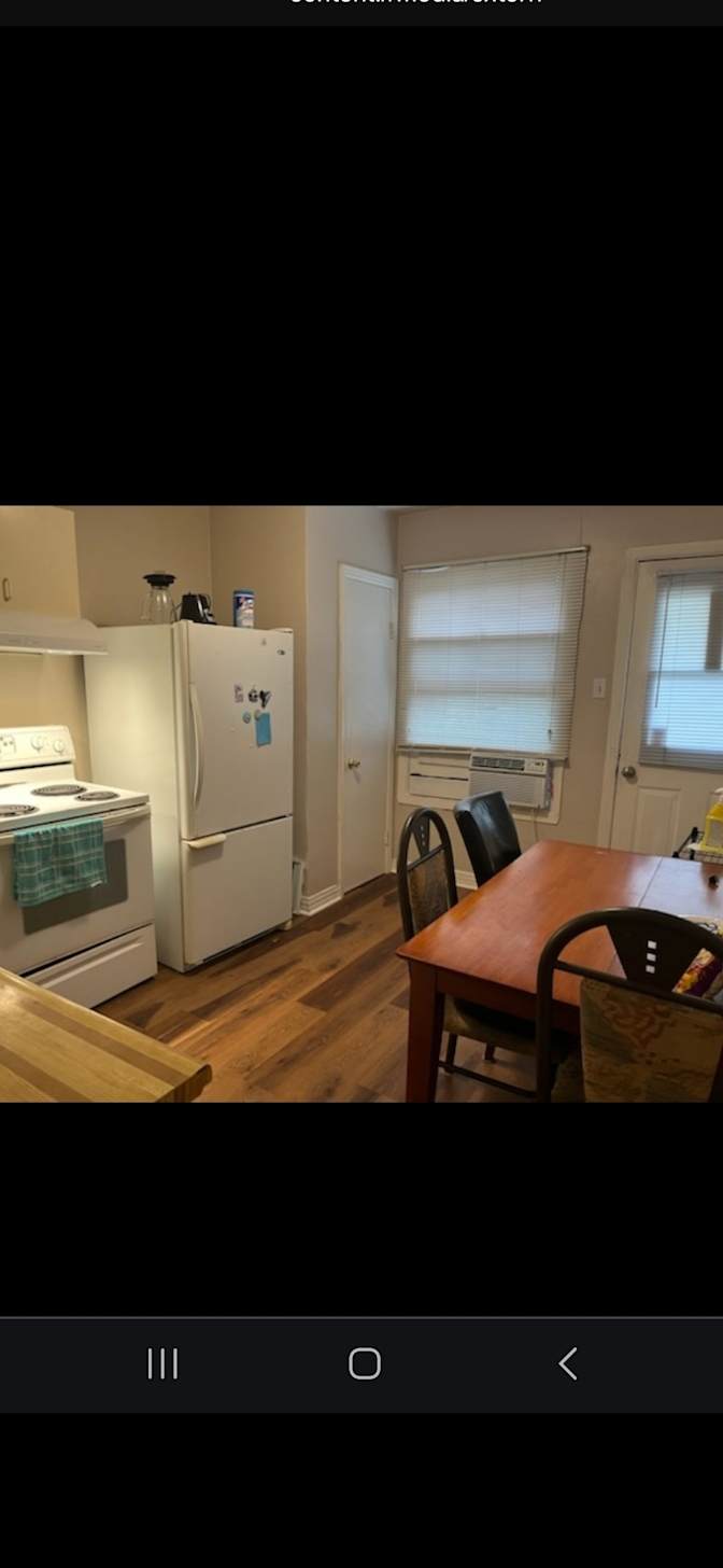 Photo of Hank's room