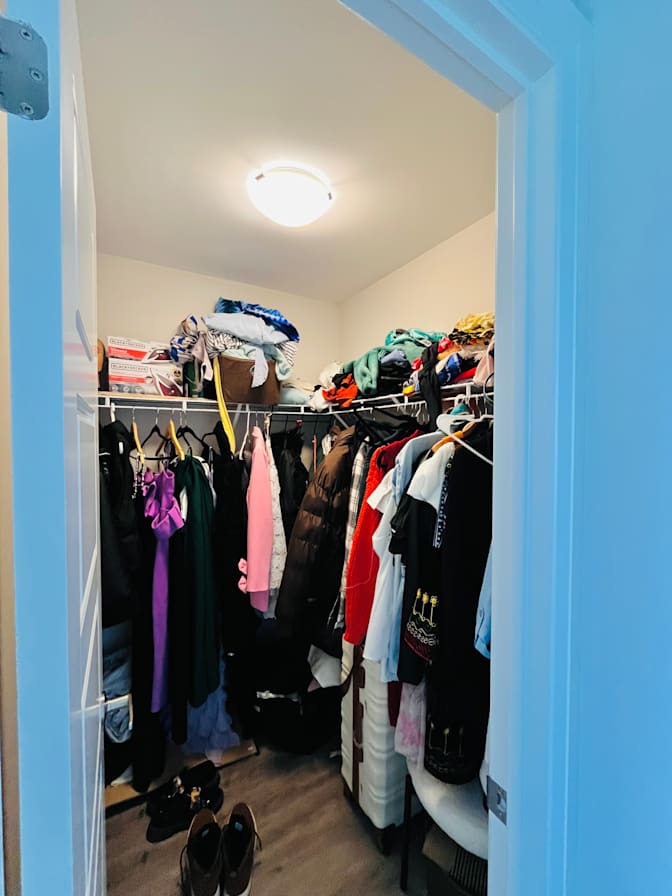 Aminchap Ricadela's room