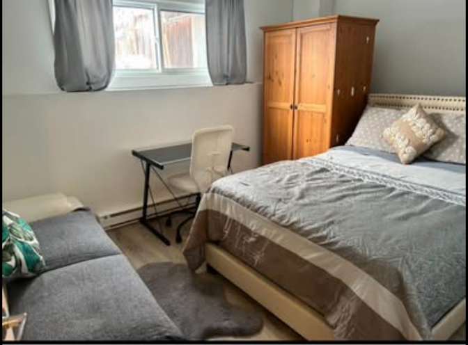 Katy Saunders's room