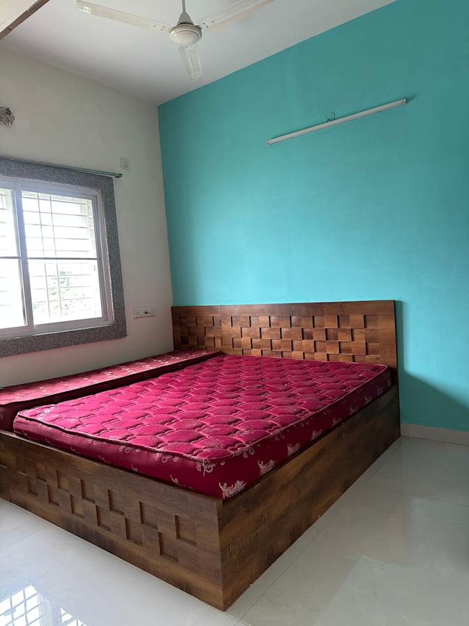 Photo of Aarthi L's room