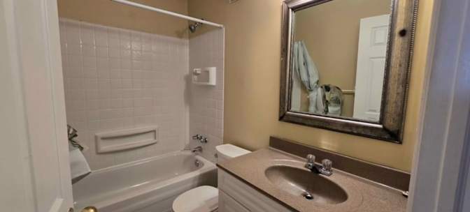 Omair Shahzad's room