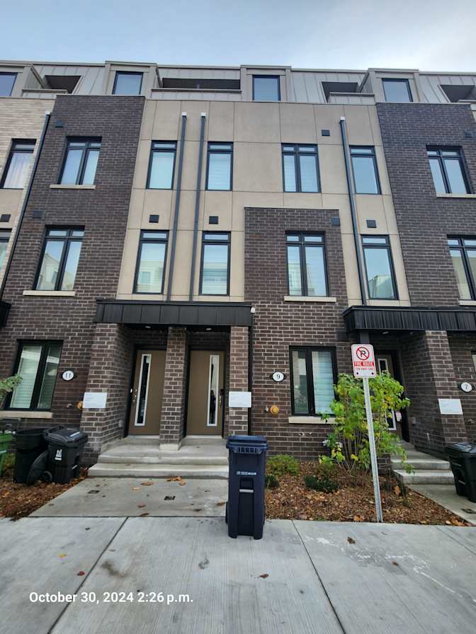 Spruce Pines Crescent's room