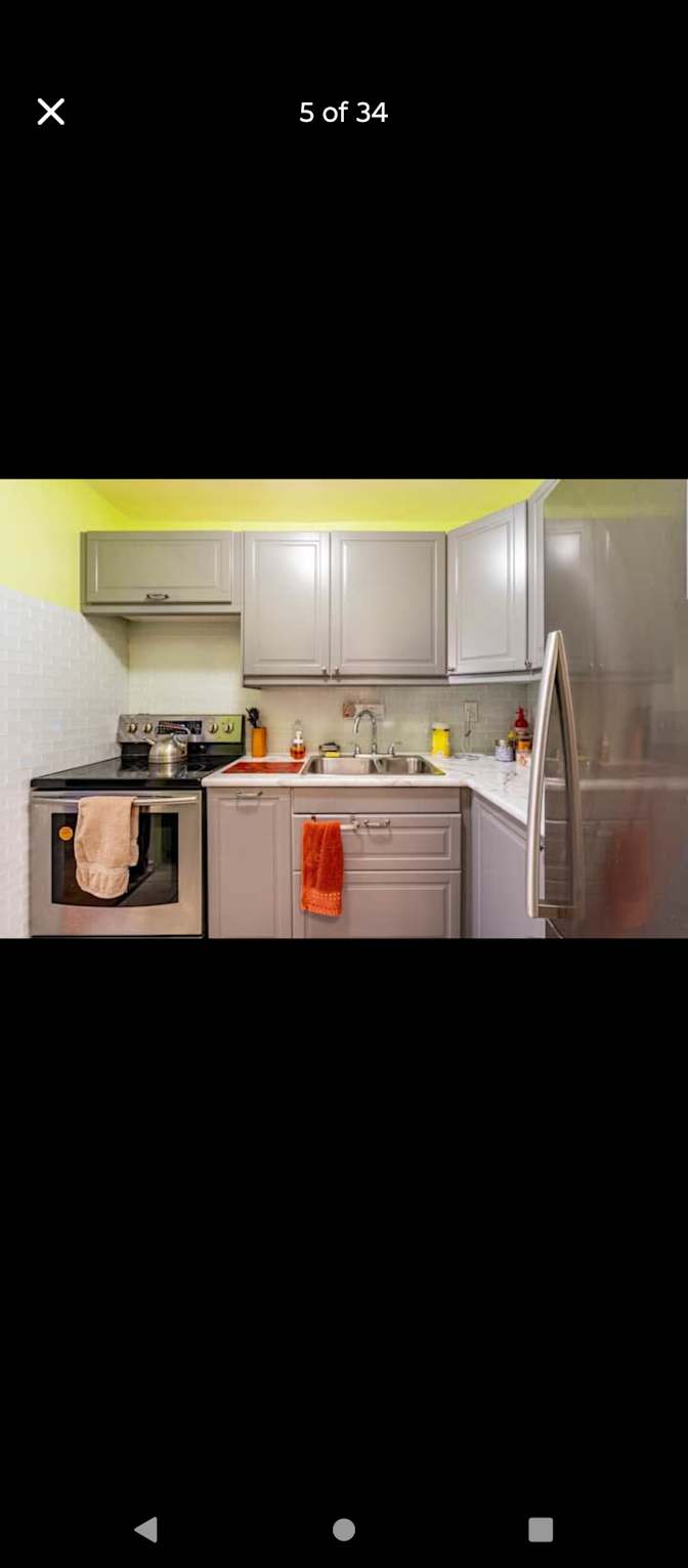 Andrew Karabinos's room