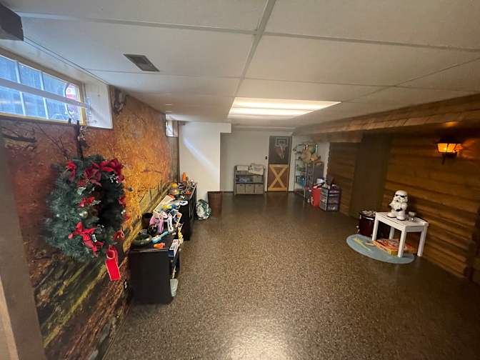 Chris J MacDonald's room