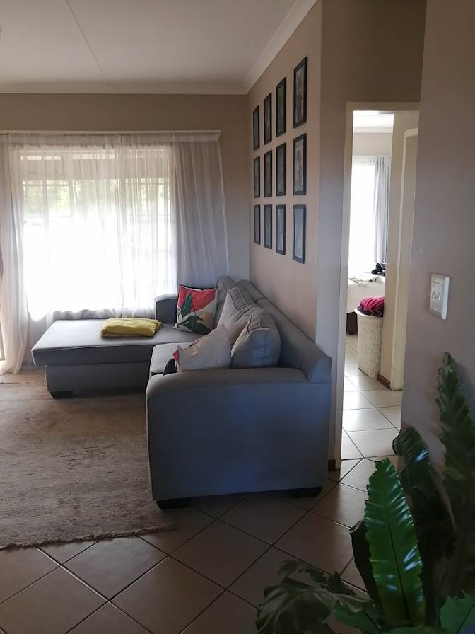 Photo of Neo's room