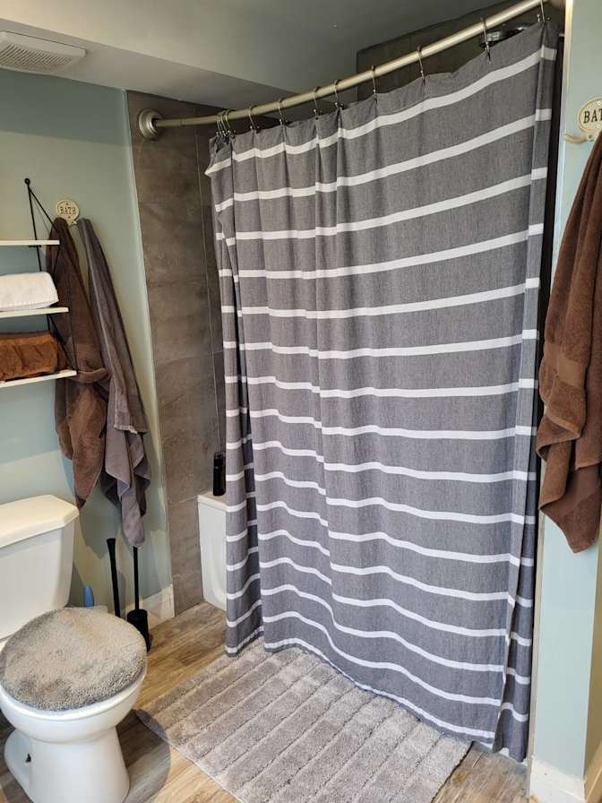 quinn hollohan's room