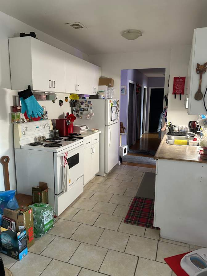 Roxanne Corbeau's room