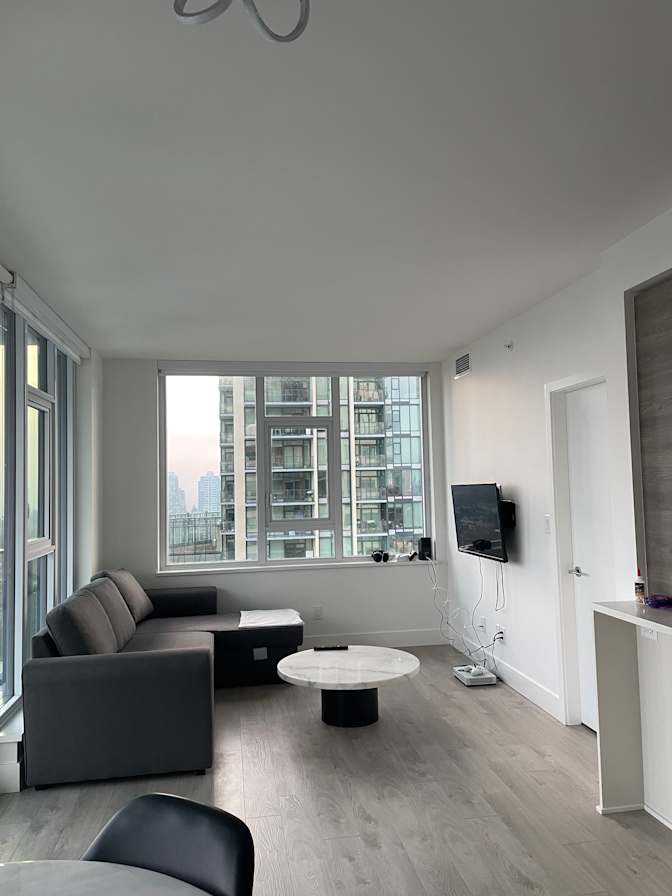 Carlos figueroa's room