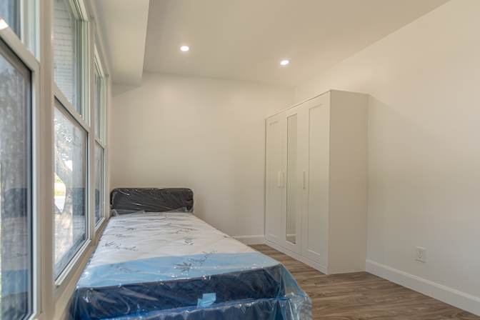 Linda Astafanos's room