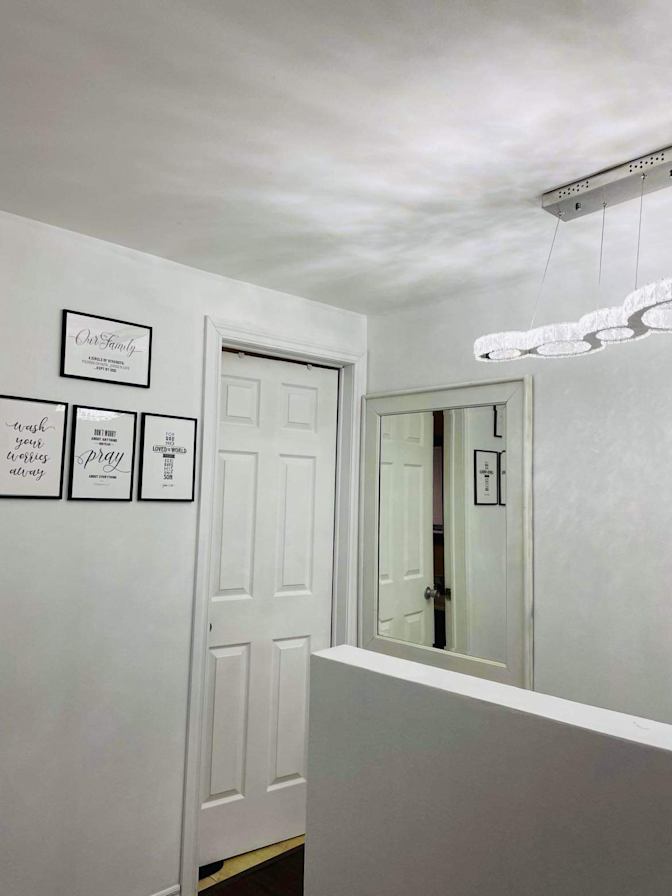 Photo of Glen Dee's room