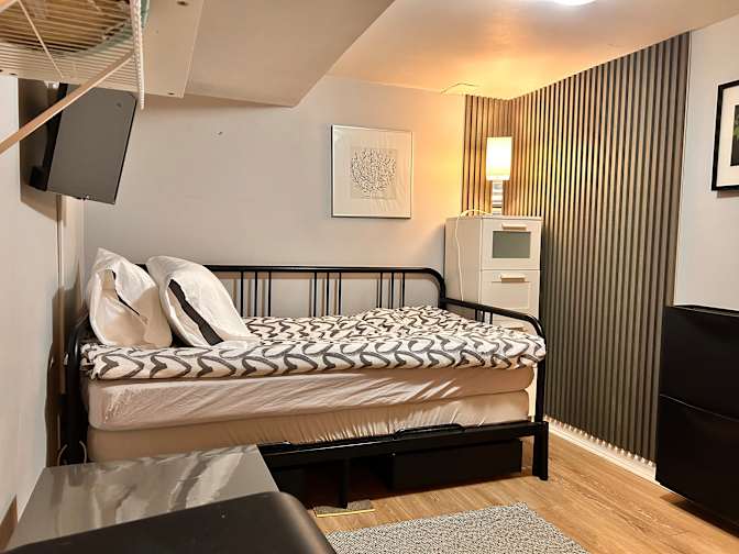 Nick Sarkovski's room