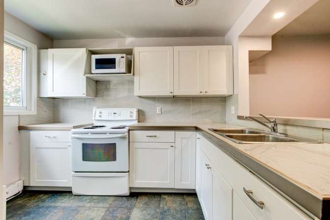 Photo of Peter Piniotes's room