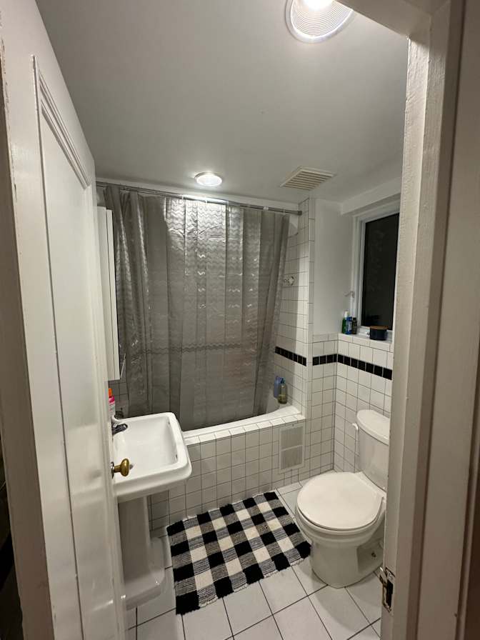 Evelina Suleimanova's room