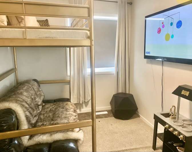 Robin Vigilance's room