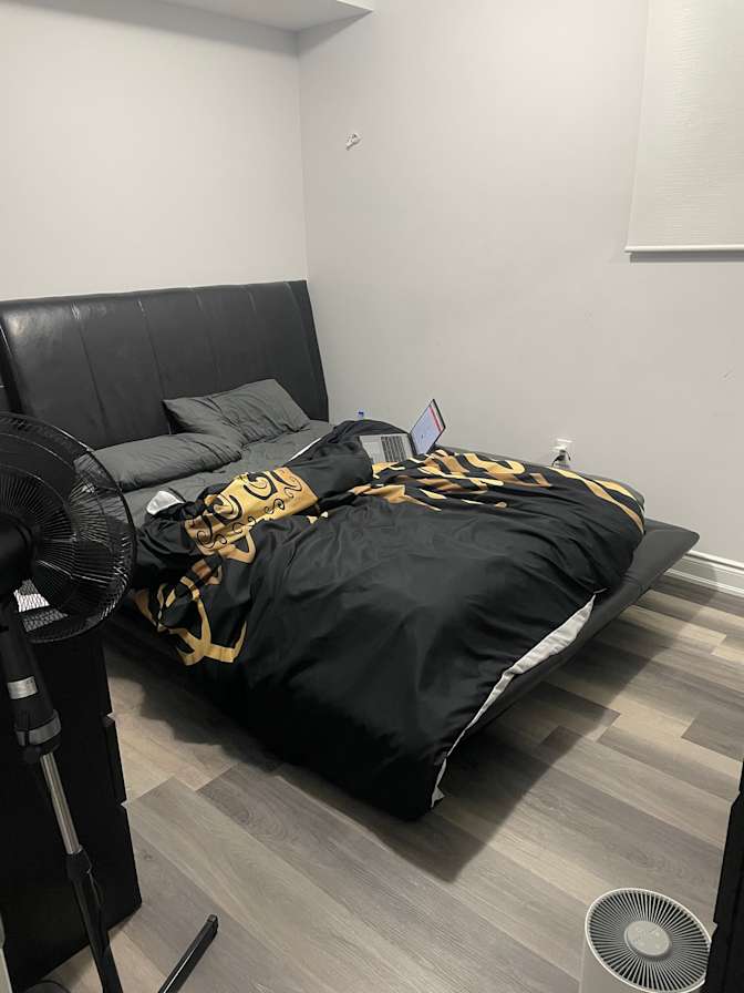 Emily jade Leblanc's room