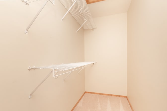 STUDENTS, INTERNS & YOUNG PROFESSIONALS's room